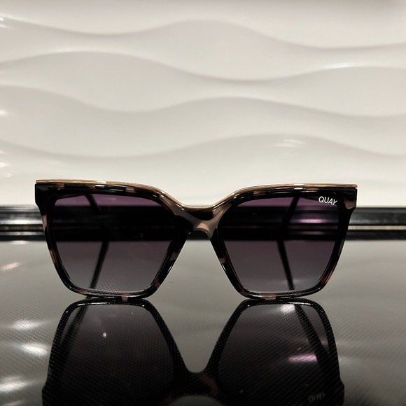 QUAY Level Up 125 Brown Tortoise Sunglasses - Picture 1 of 6